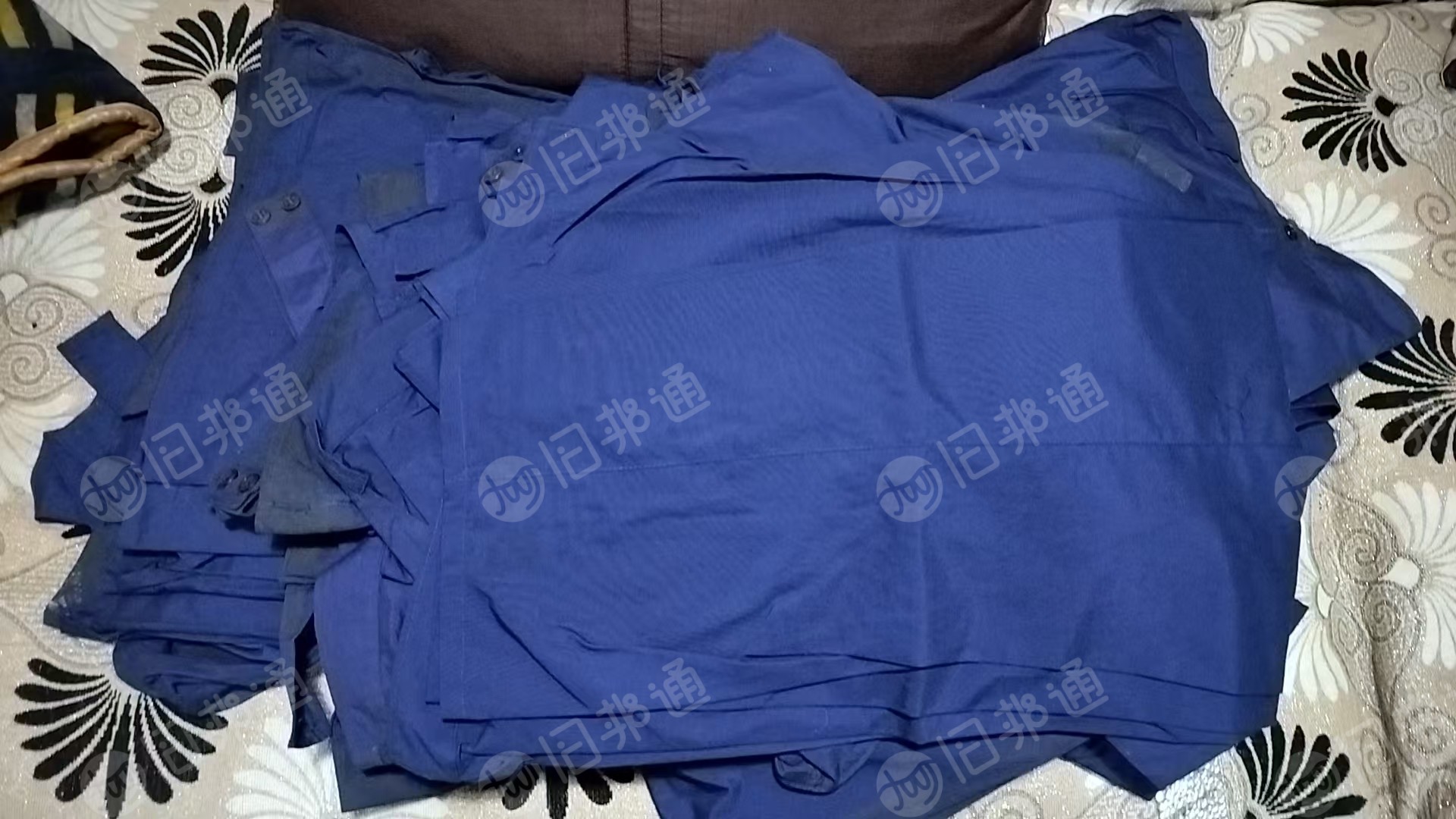 现货处理一批库存布库存服装，白色服装水兵裤，迷彩服，货在河北邢台