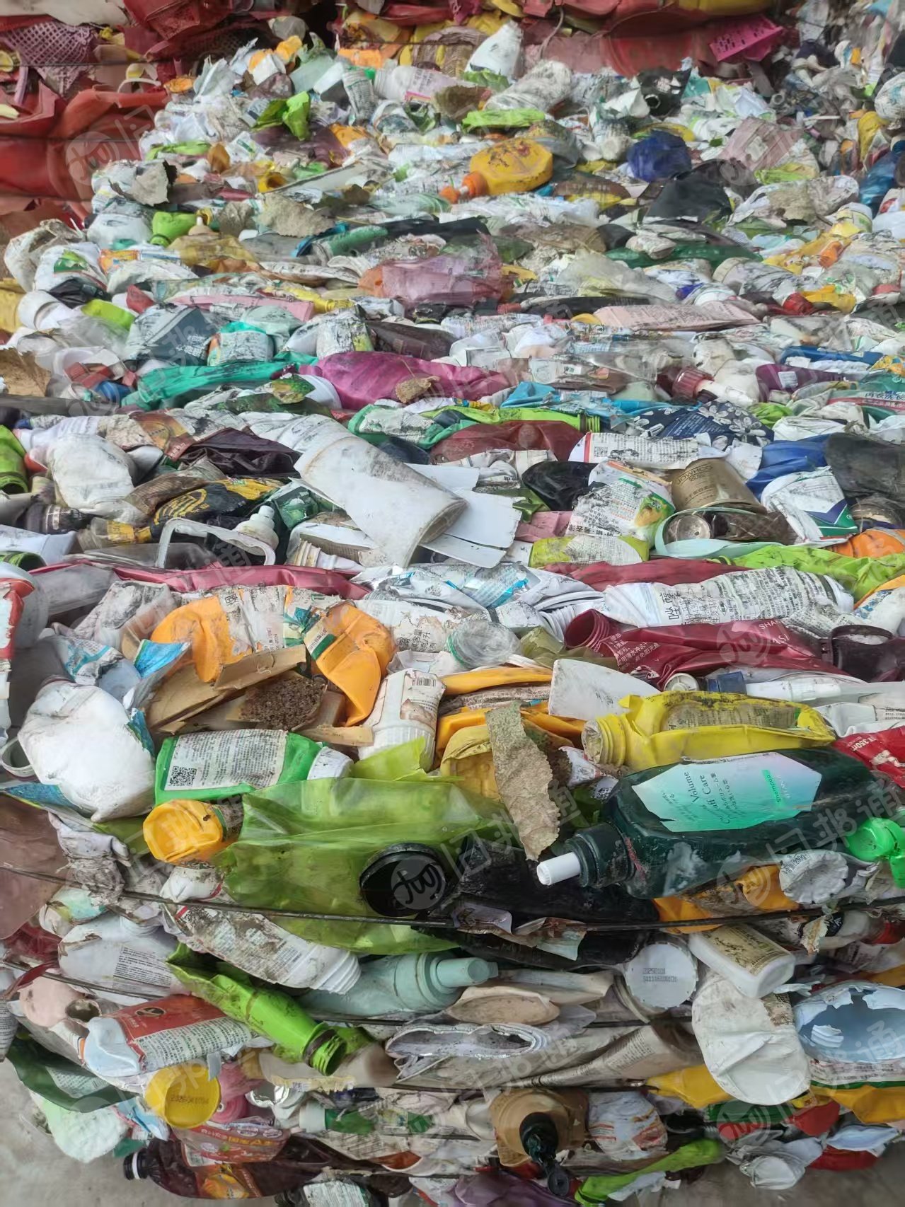 出售PET瓶砖，现货十几吨