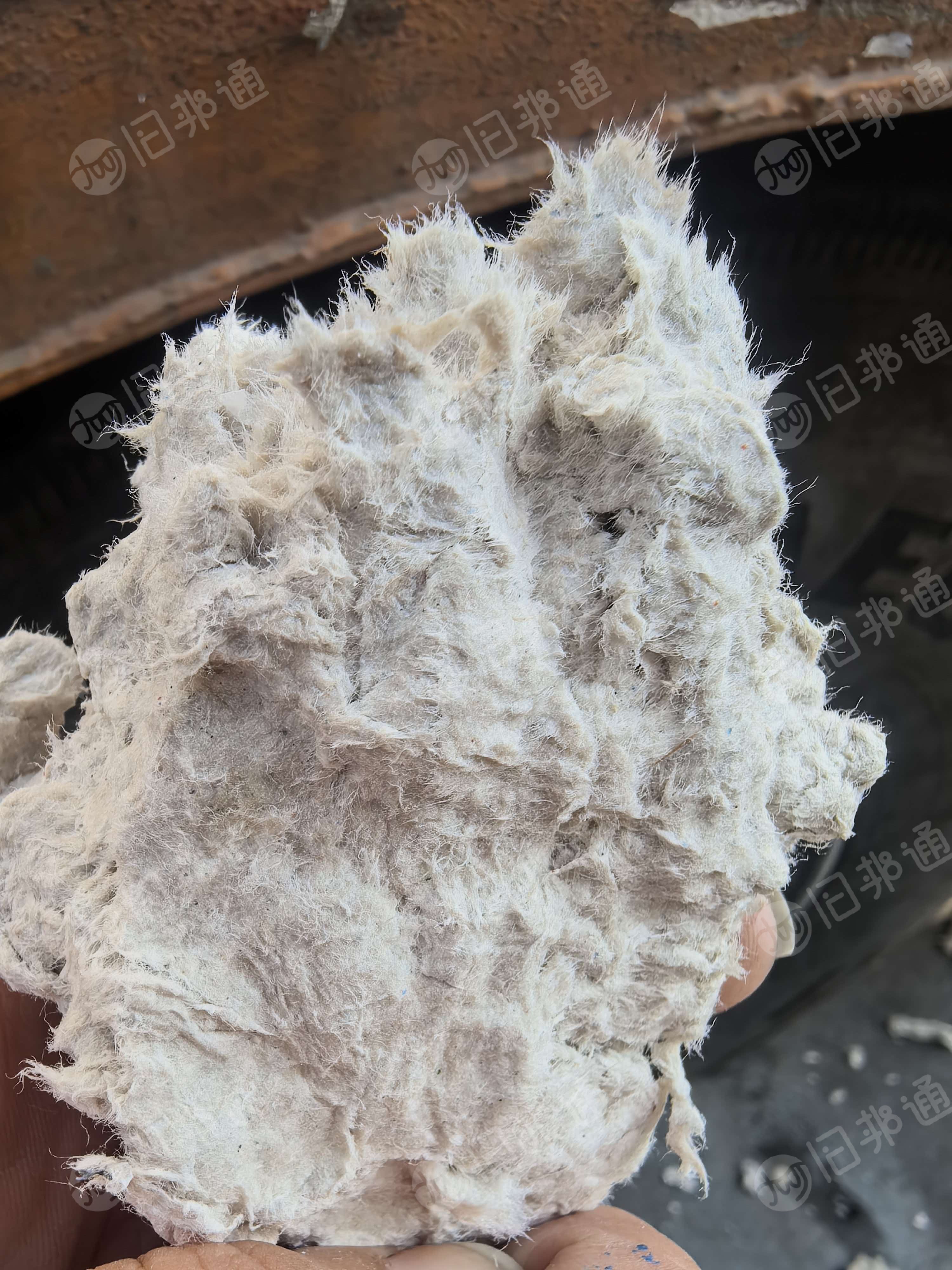出售牛奶卡纸，针叶浆，30%的水份