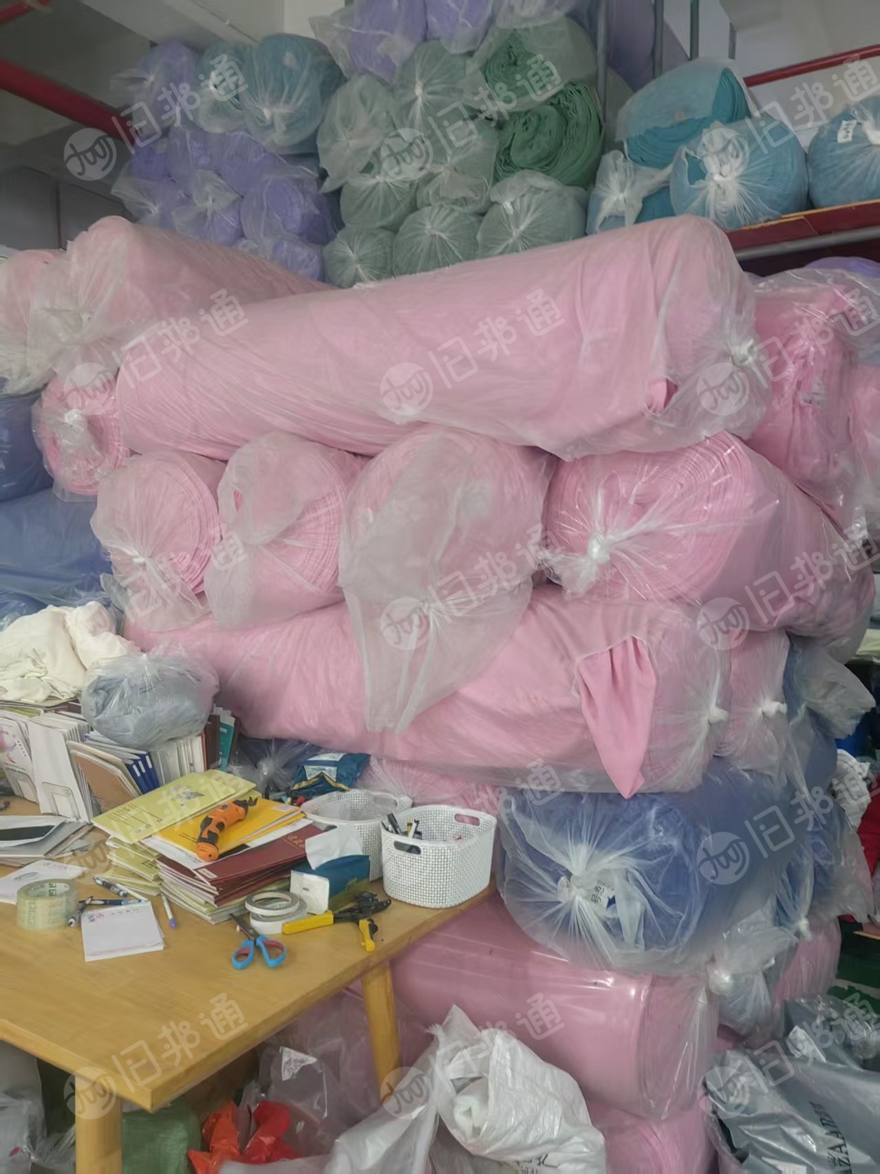 出售库存绒布，双面摇粒绒，门幅165克重290，现货有800匹，货在浙江绍兴