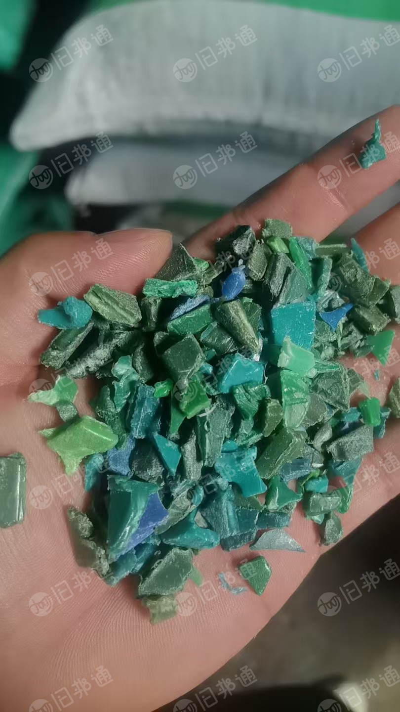 出售PE破碎料,垃圾桶和筐破碎出来的,分色乙料,花色,纯色都有,长期有货