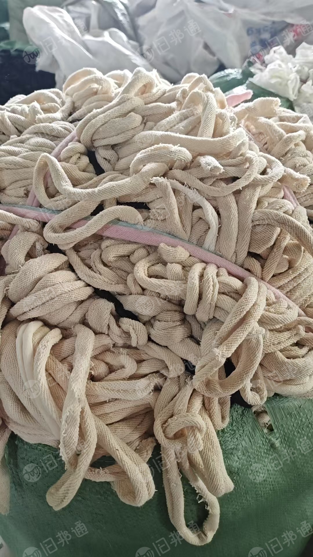 长期出售本白涤棉针织布毛圈，不含氨纶，没有漂染，80棉，每个月有20吨，货在江苏苏州