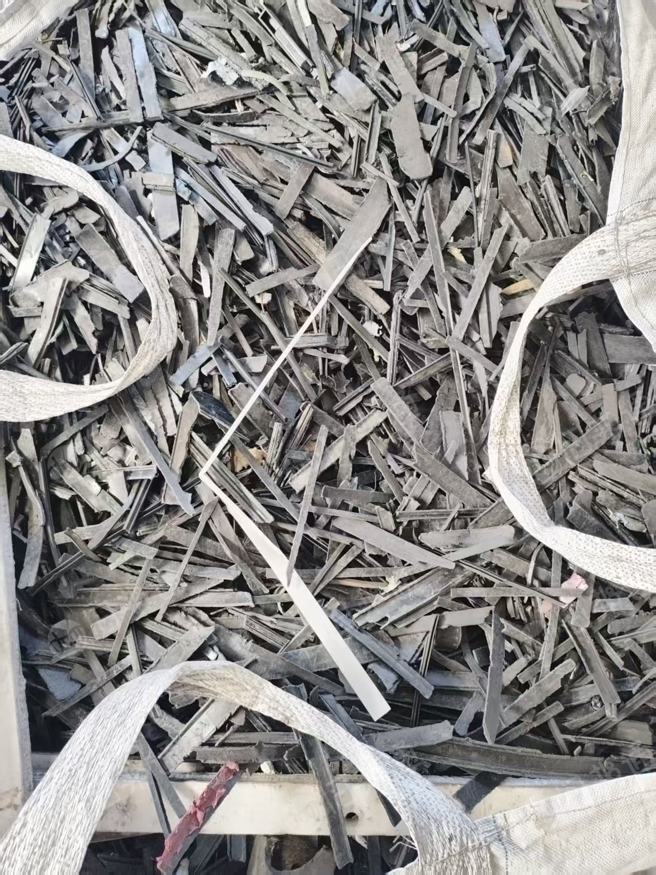 求购尼龙隔热条破碎料，做除铁分拣的，月需1500吨