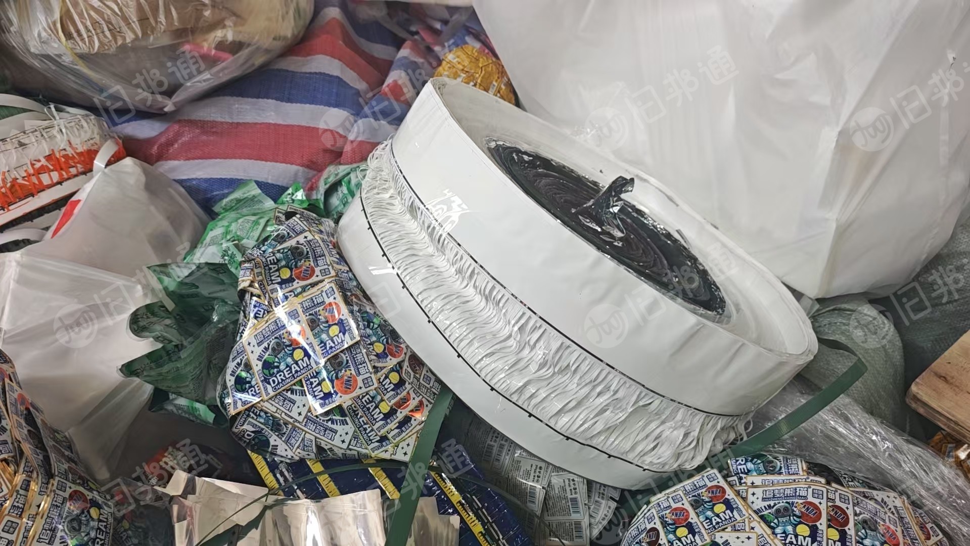 长期出售废不干胶标签印刷废料