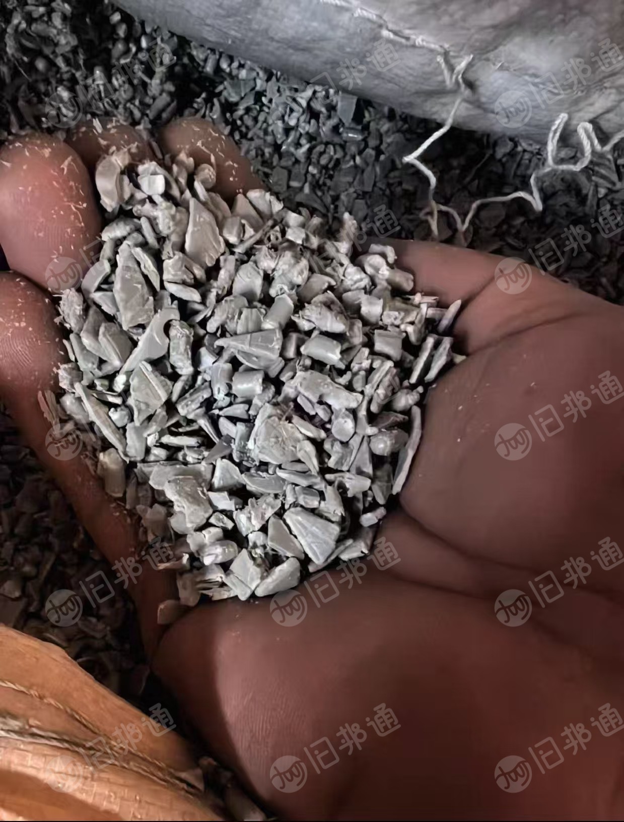 长期出售abs水口破碎料，颜色有米色灰色钛白杂色等