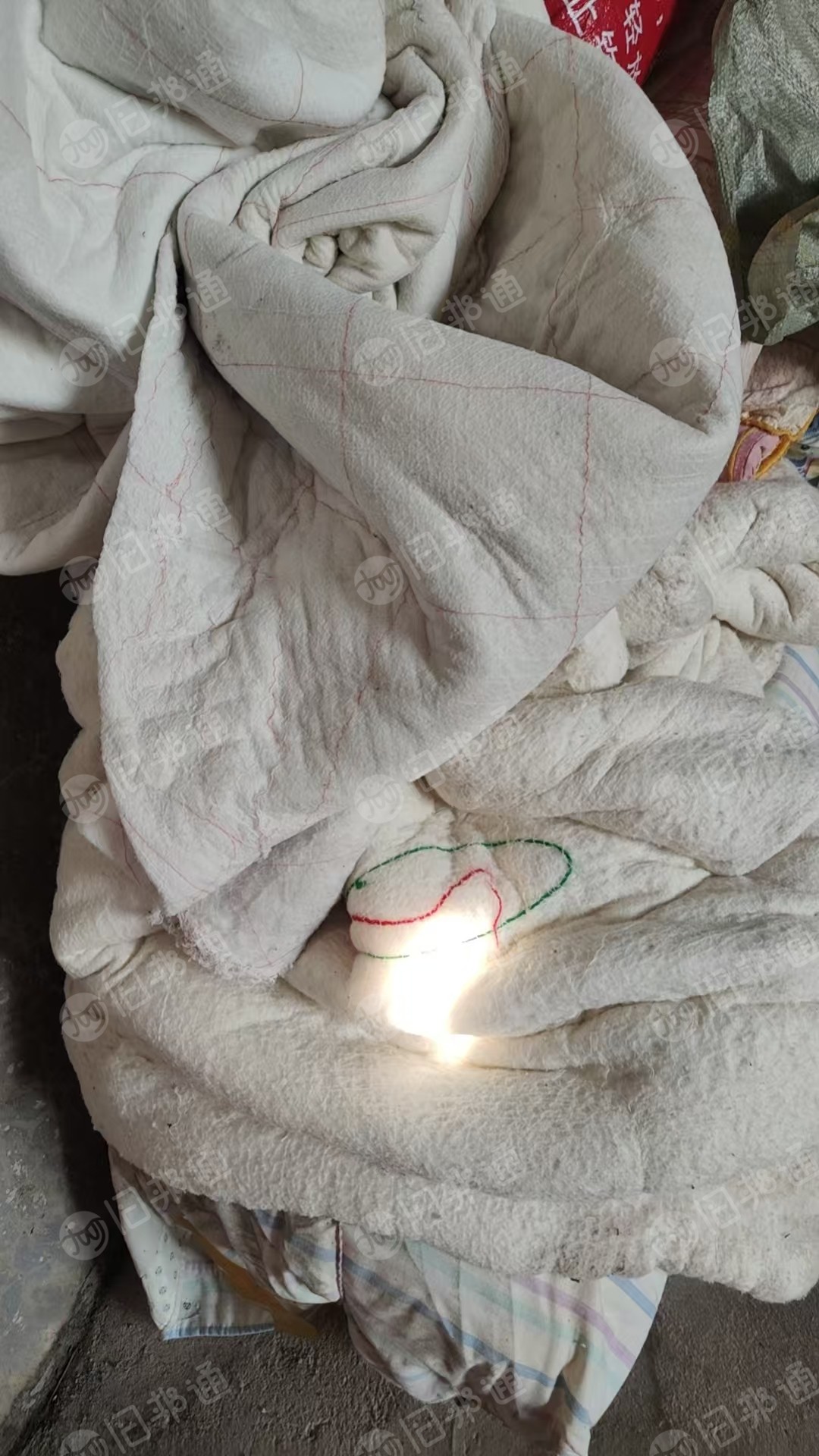 长期出售旧衣服分拣货，丝棉被，棉被统货，货在湖南长沙