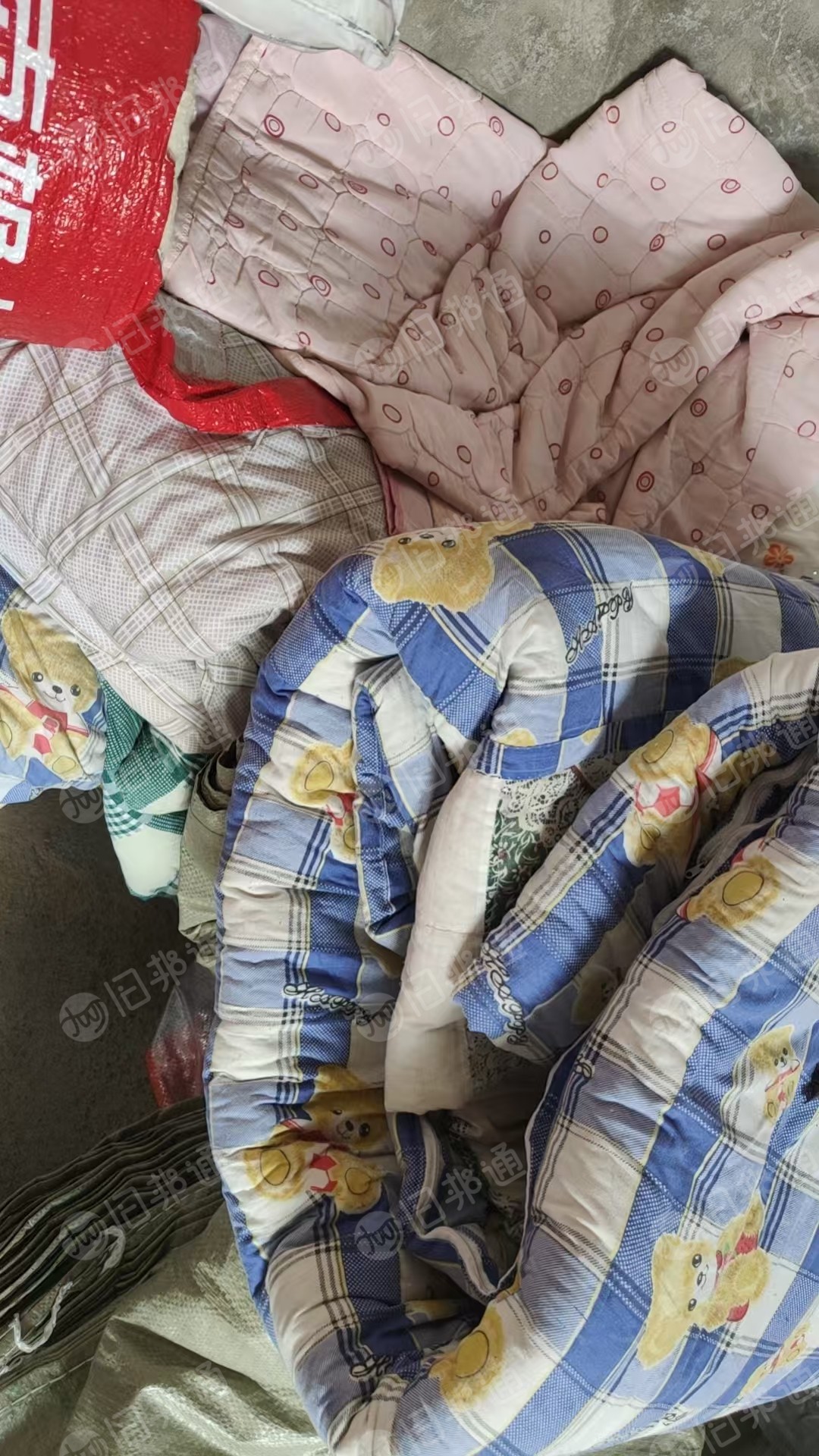 长期出售旧衣服分拣货，丝棉被，棉被统货，货在湖南长沙