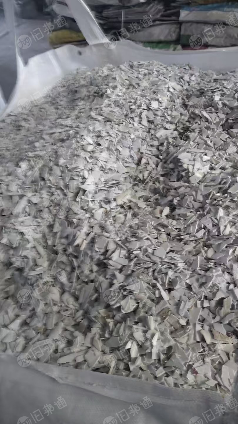 长期出售PVC大小管破碎料,现货一车