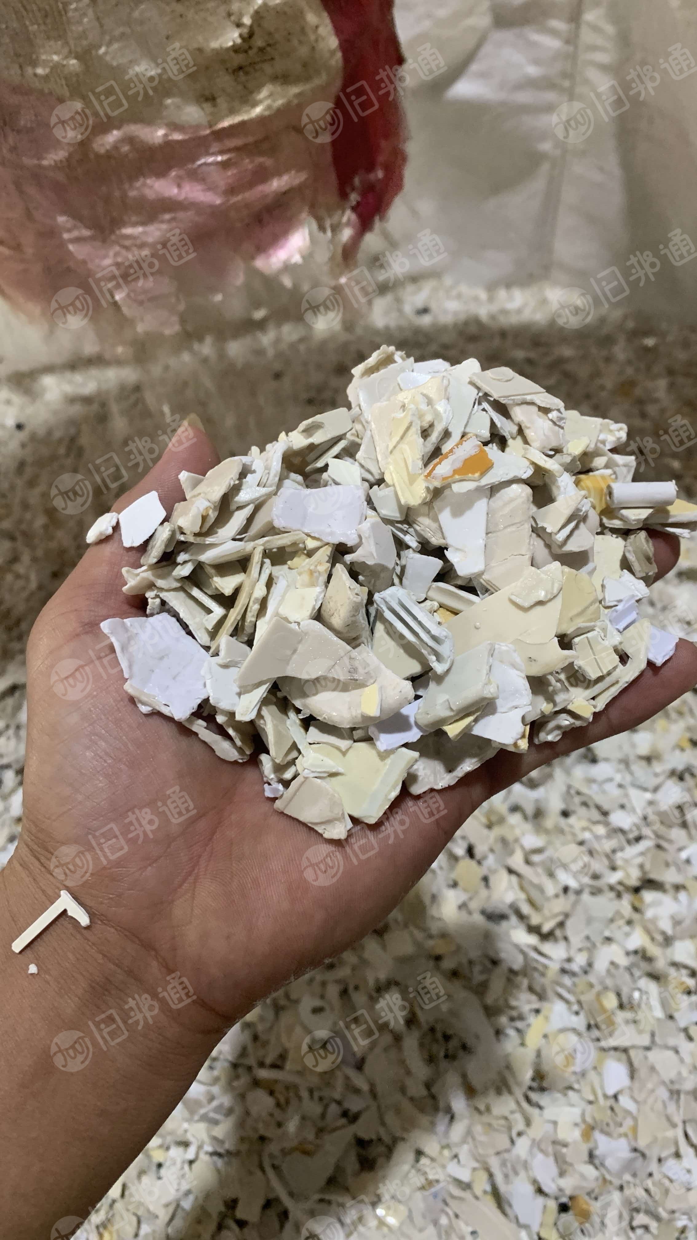 出售ABS插座破碎料，冲击7-8个，现货50吨左右，不阻燃不环保