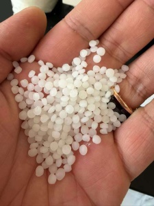 出售进口高压尼龙塑料颗粒，参数如下，现货四个柜