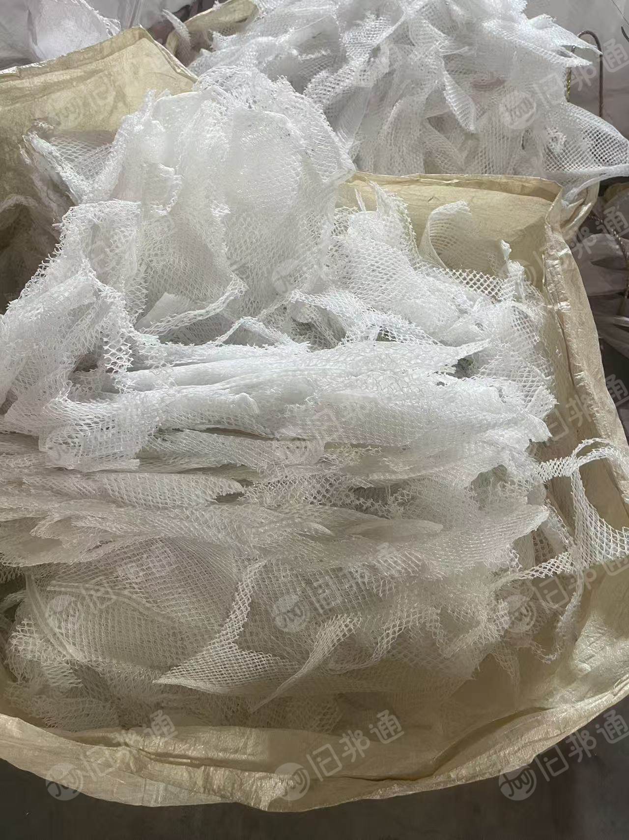 厂家大量求购白色的涤纶废布，涤纶边角料，涤纶废丝，涤纶针织布，要求纯大化，做摩擦料用