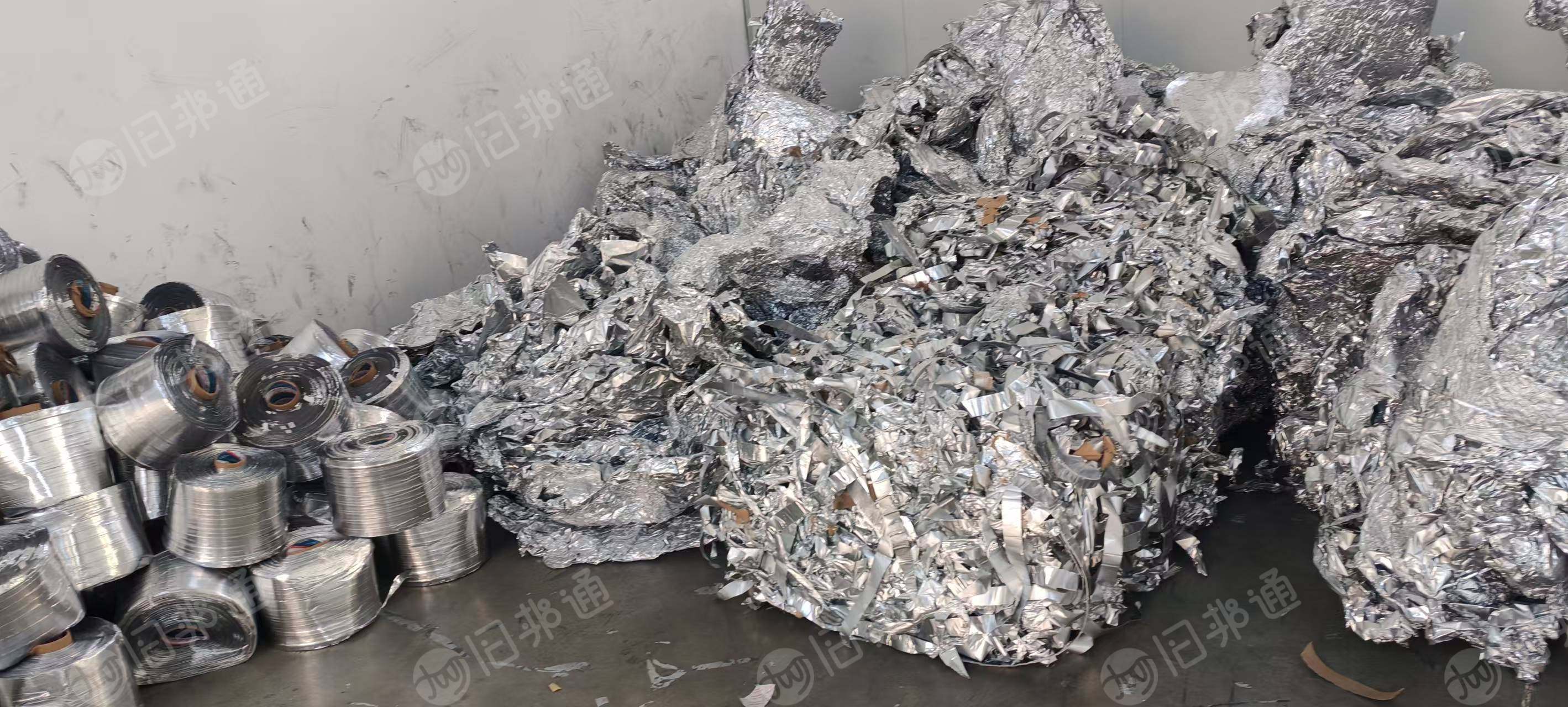 出售带胶铝箔废料，带线，带一层纸，现货二十吨