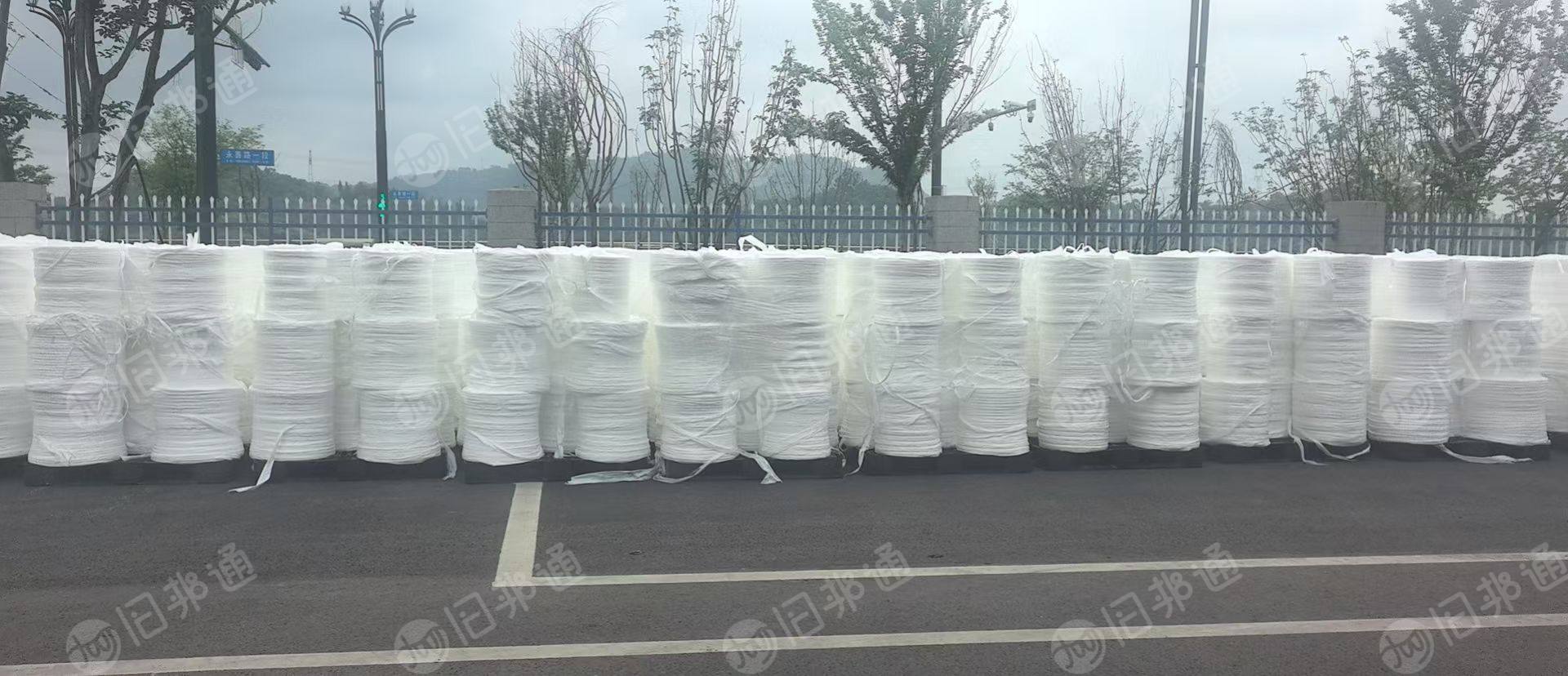 出售低压PE电池膜卷边料，电池油膜边料，带油边无涂层，月供200吨