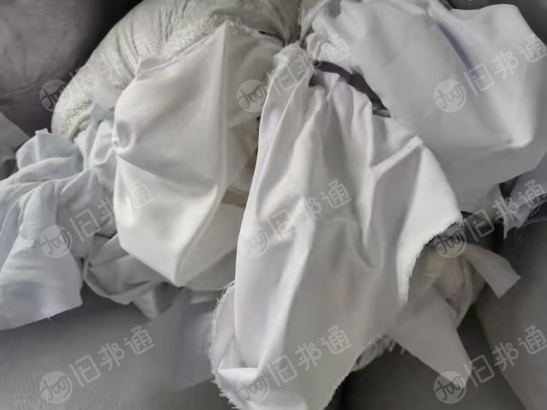 长期大量出售漂白涤棉废布，基本都是梭织的，含棉比较高，衬衫边角料，漂白废布，现货有15吨