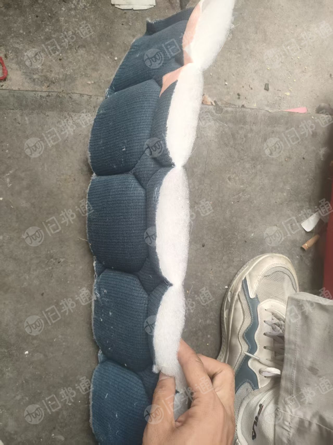 长期大量出售挡风被边角料，绗棉下脚料，夹丝棉，货在山东临沂