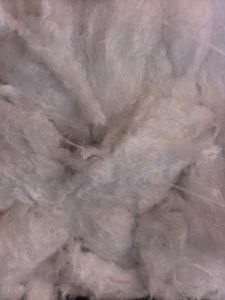 长期出售纺织厂下来的涤纶废丝，涤纶长丝，大化回丝，现货有40多吨，货在河北沧州