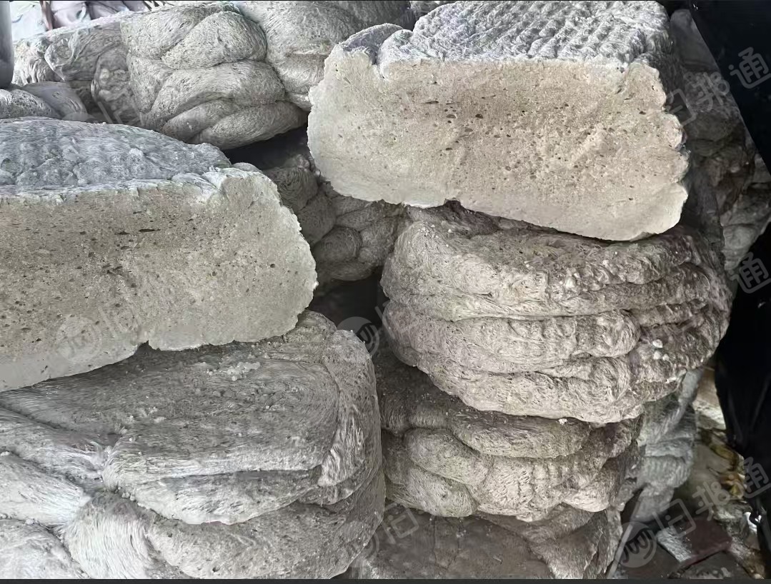长期出售热熔块废料，社会料，7成菜箱子3成家装泡沫