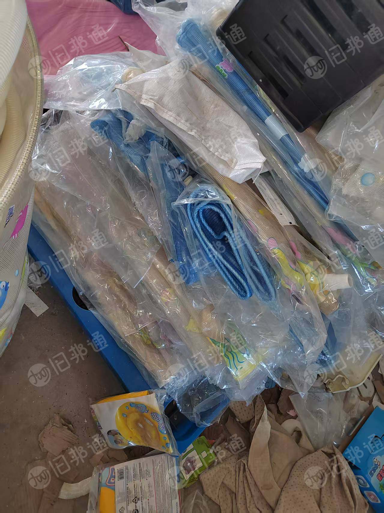出售PVC浴桶，PVC泳圈，现货4吨左右，当废品出