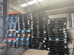 出售塑料托盘，现货6米8一车