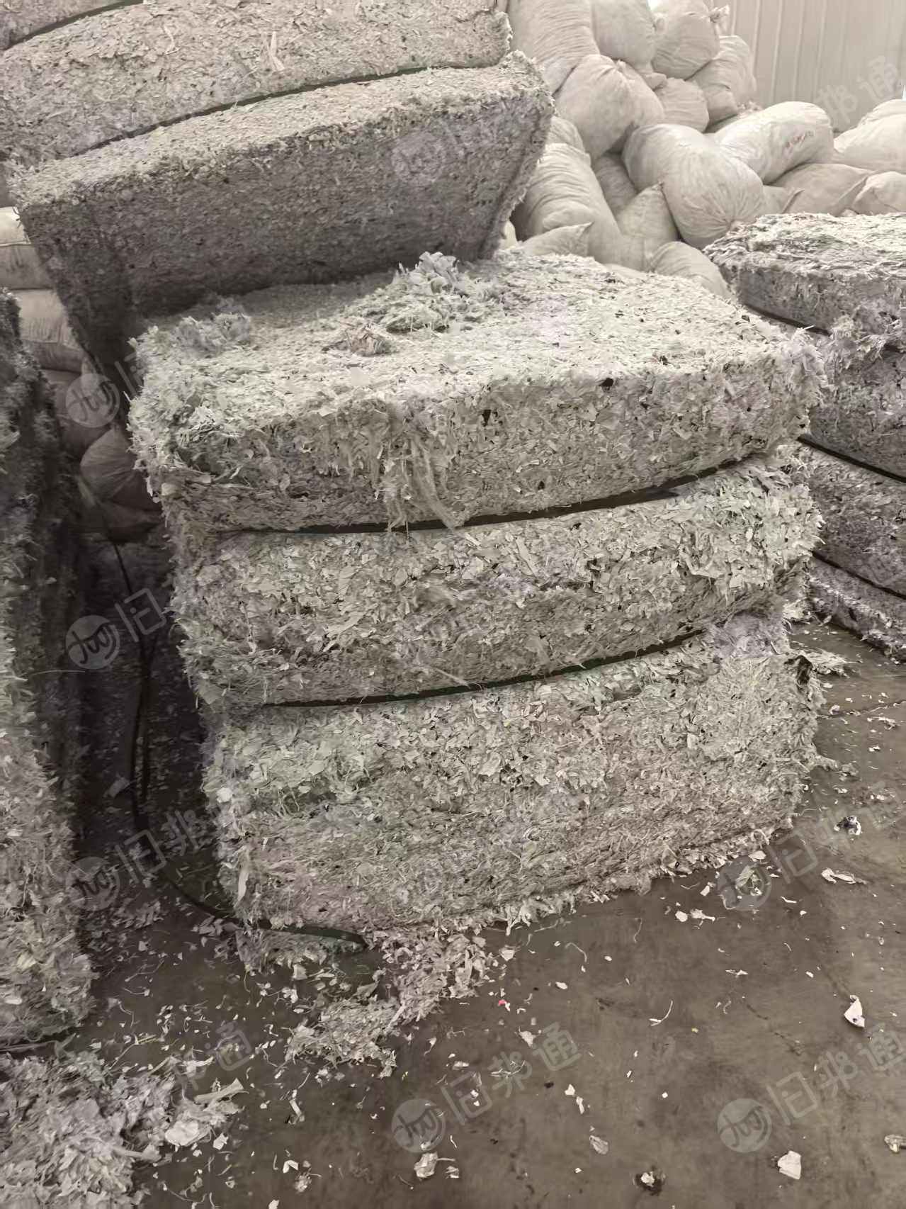 长期出售pvc淋膜纸洗下来的pvc水洗膜，含点pe
