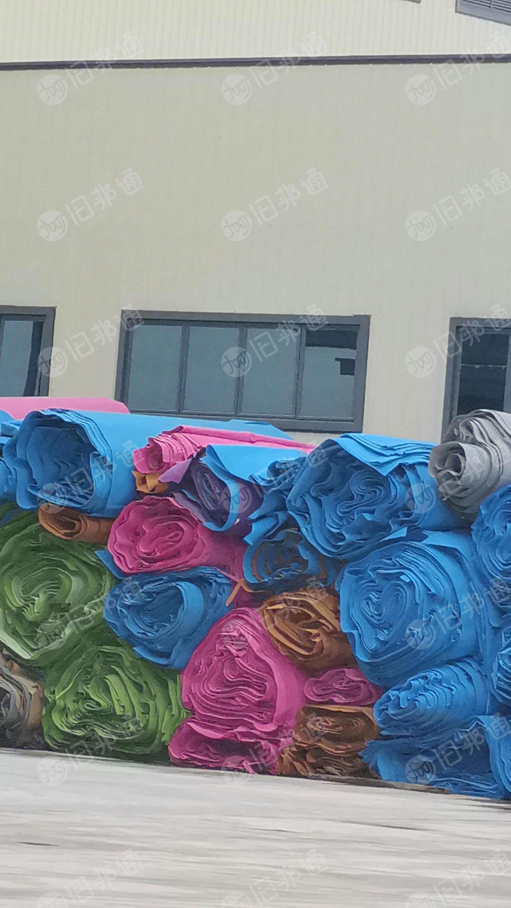 长期出售展会下来的地毯，地毯边角料，阻燃纤维做的，不带浆，整卷的，边角料都有，现货十几吨