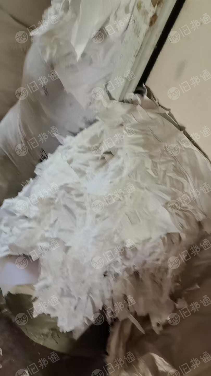 长期出售布轮厂下来的全棉碎布，棉布，卡其布等，货在江苏扬州