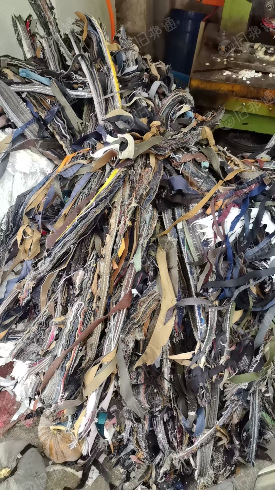 长期出售布轮厂下来的全棉碎布，棉布，卡其布等，货在江苏扬州