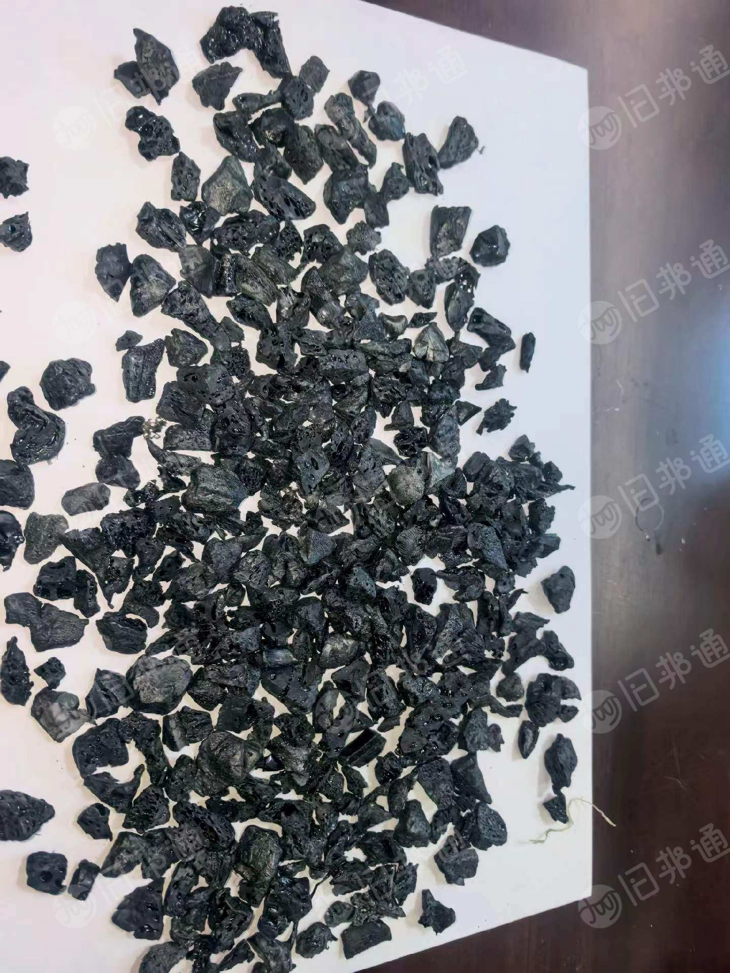 出售汽车合金胶块破碎料，现货10吨