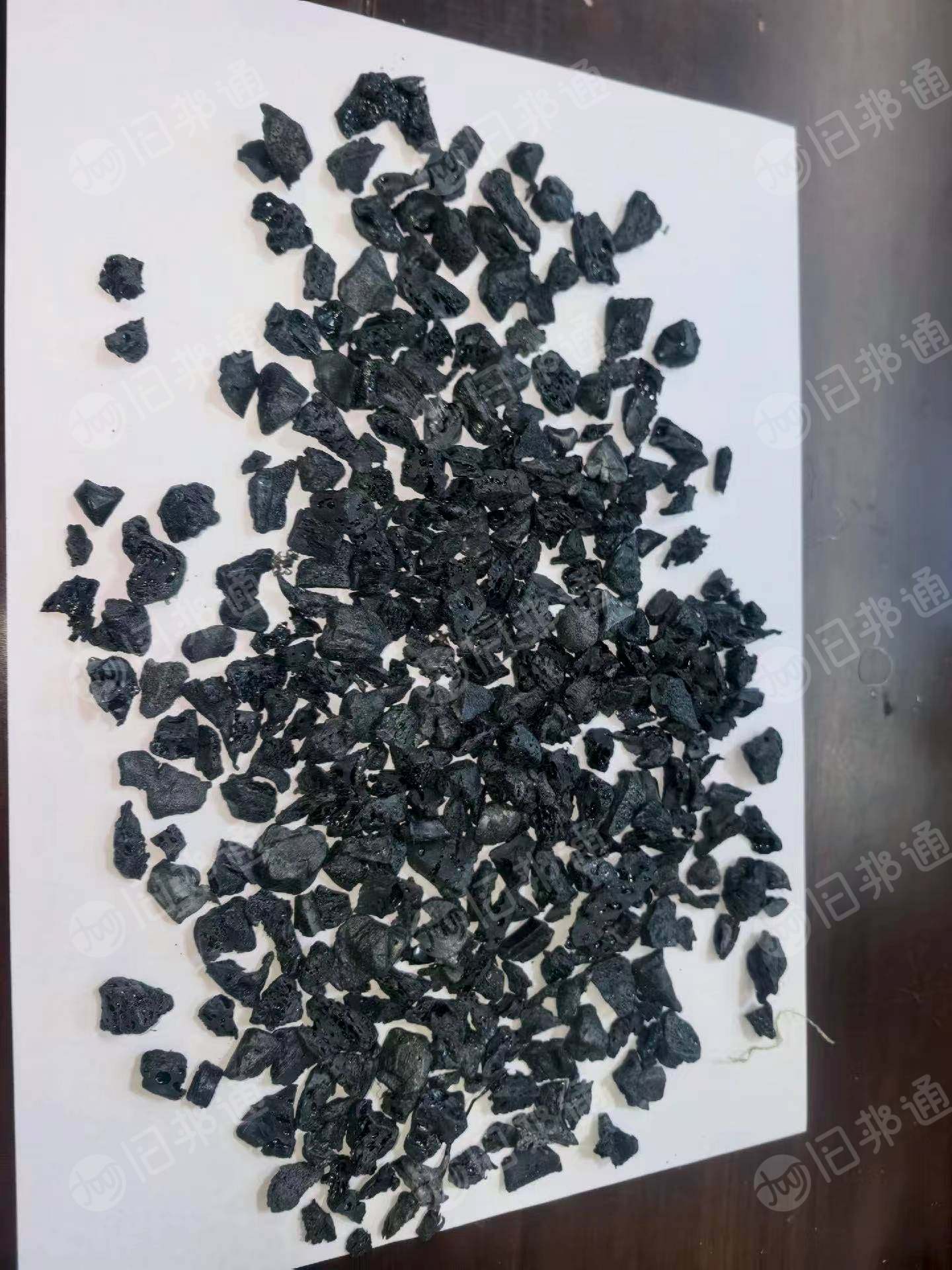 出售汽车合金胶块破碎料，现货10吨