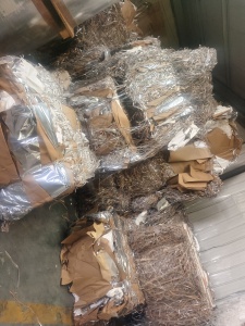 长期出售pe纸塑膜边，纸铝复合边角料