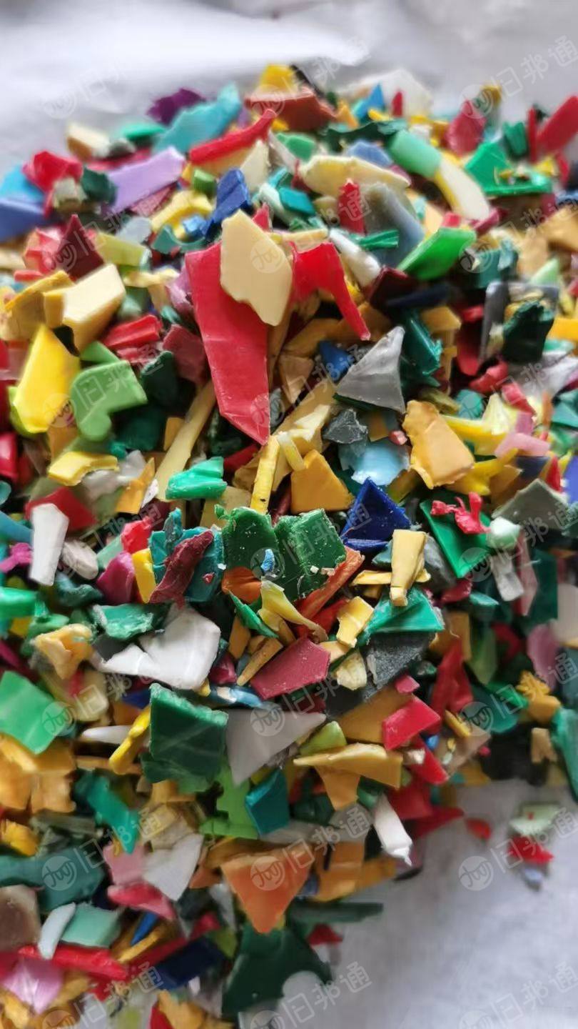 出售全漂PP破碎料（涂料桶和胶箱混一起的），每月60吨