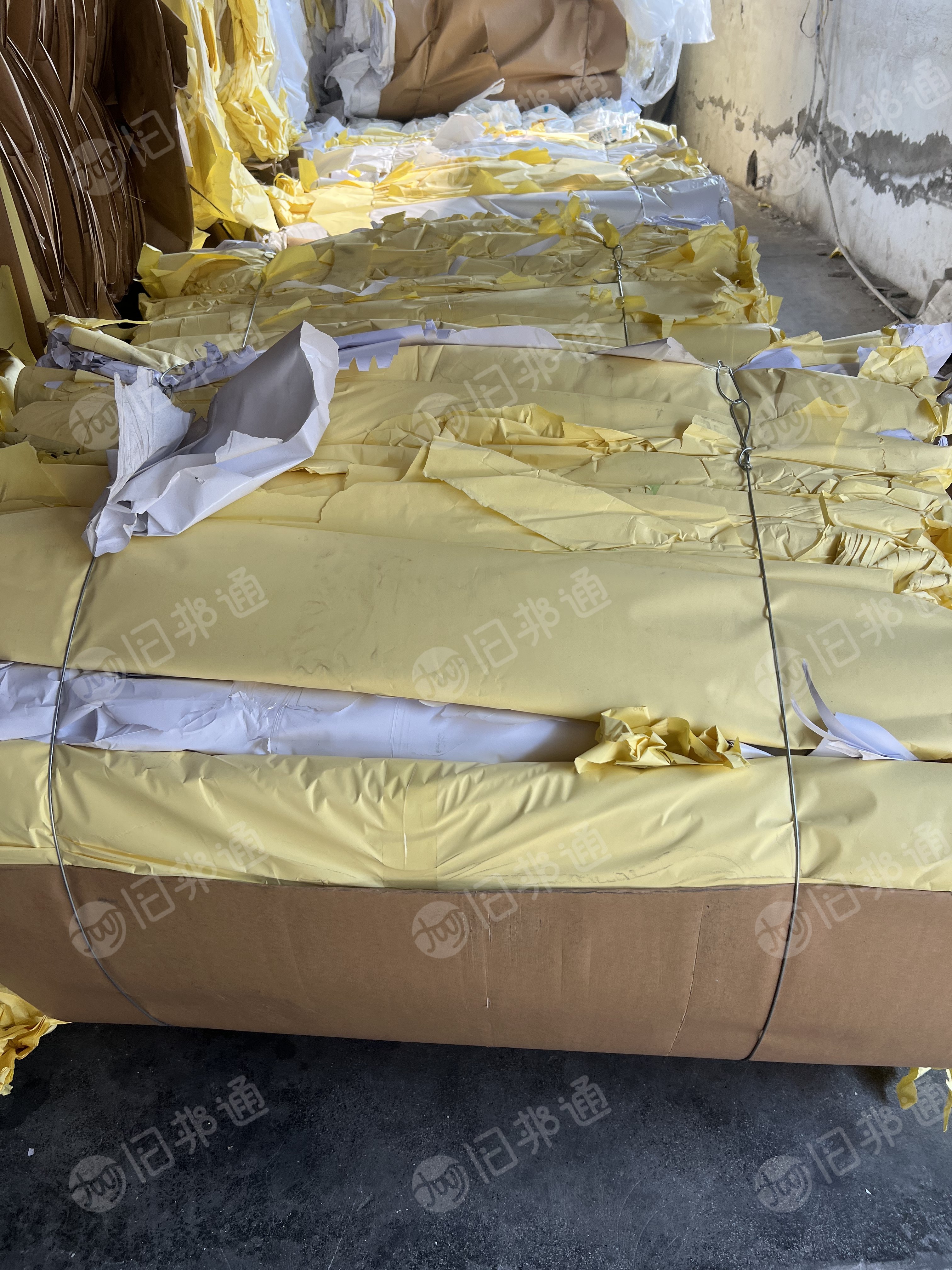 厂家长期出售黄白淋膜纸废料，淋膜膜边条