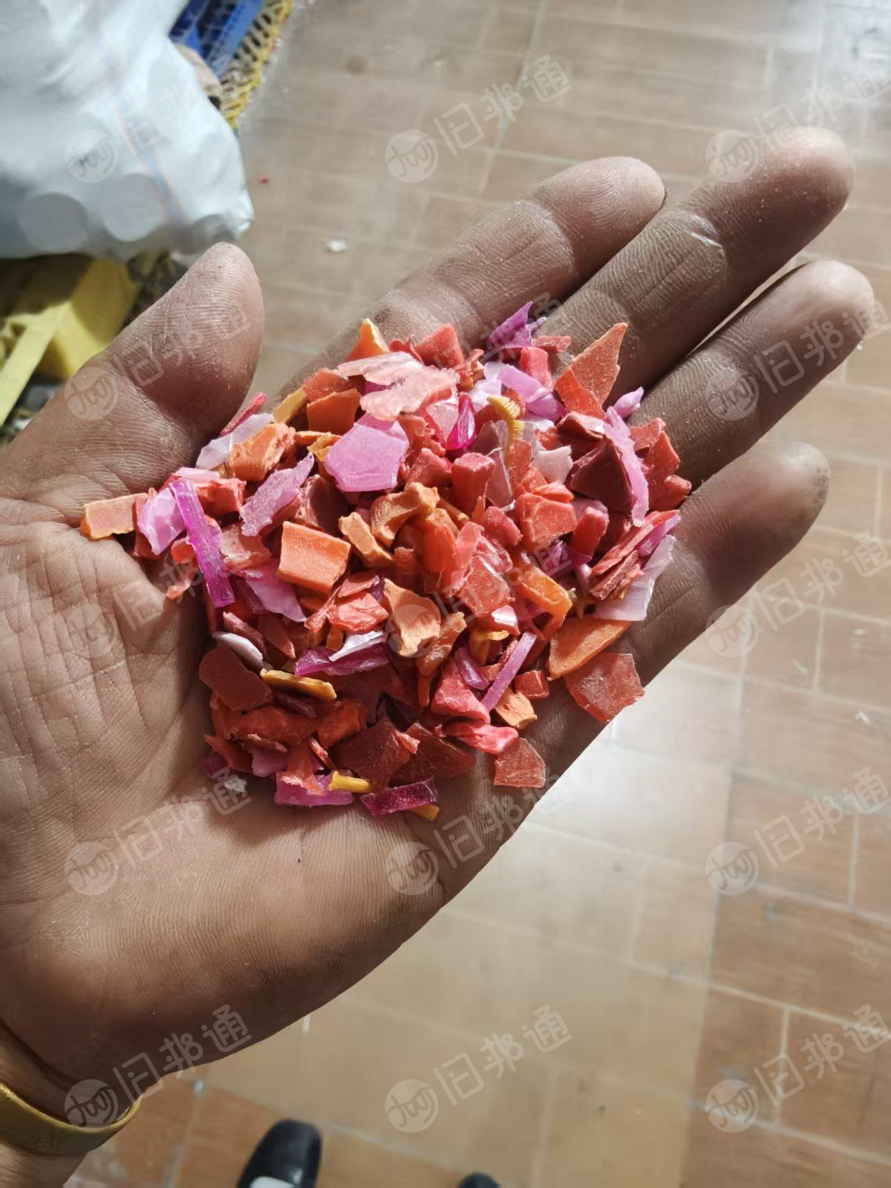长期出售pp水果筐破碎料，黄色红色玫红色，现货11吨