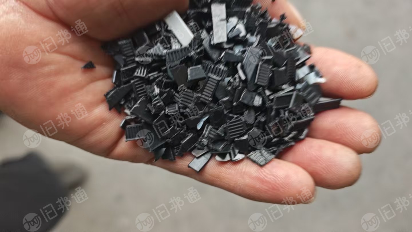 长期出售尼龙扎带破碎料，黑色白色都有，黑色占比多，现货10多吨