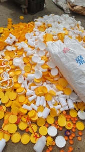 出售PE原生管破碎料，油壶瓶盖，统货出