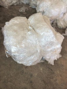 出售干造缠绕膜，包装厂没落地的，现货5吨多