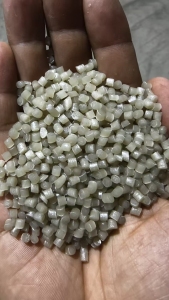 出售纯干造PE缠绕膜，平板膜颗粒，80目3层网，现货100多吨