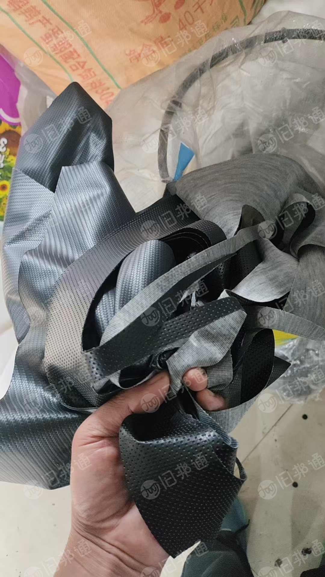 出售PVC皮革，工厂下来的，做电动车坐垫和靠背的边料，现货40-50多吨