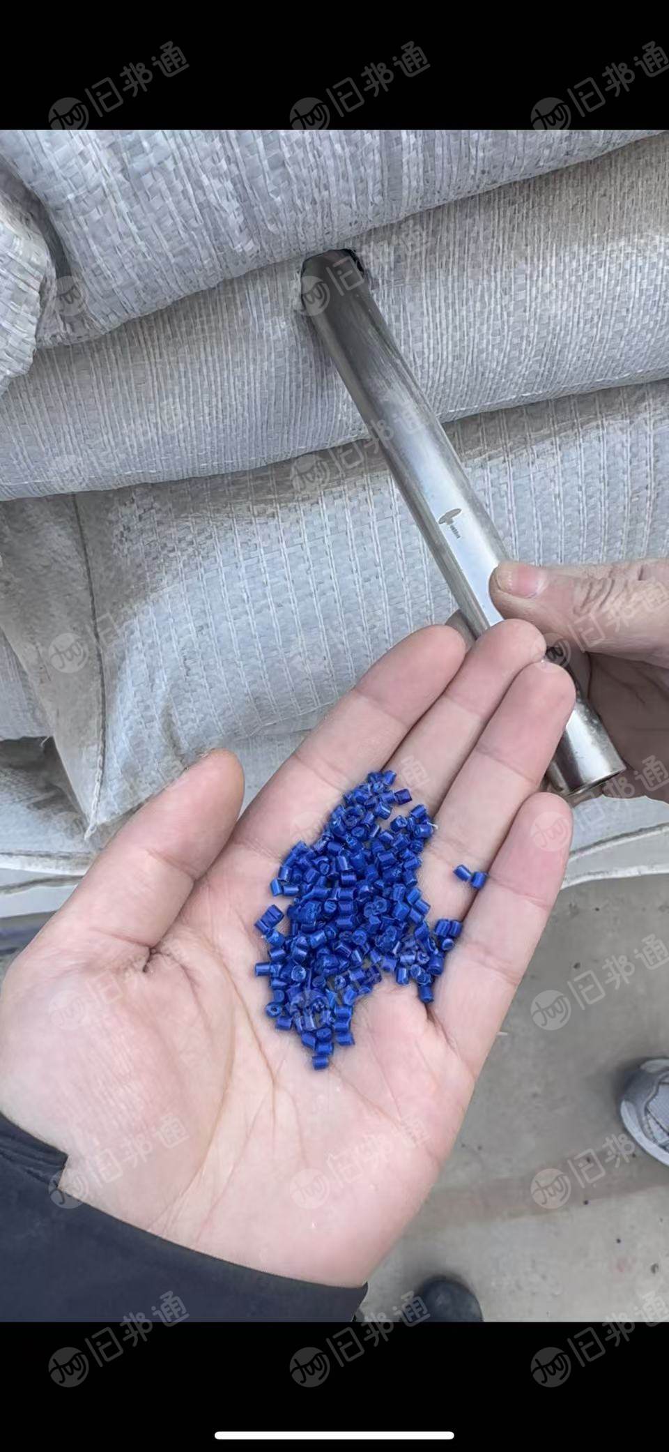 长期大量销售各种颜色无纺布颗粒，PP颗粒，丙纶颗粒。