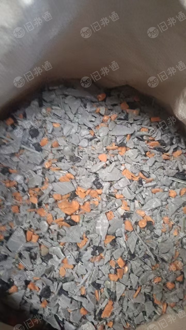 出售ABS电瓶壳破碎料，，防火阻燃，现货40吨