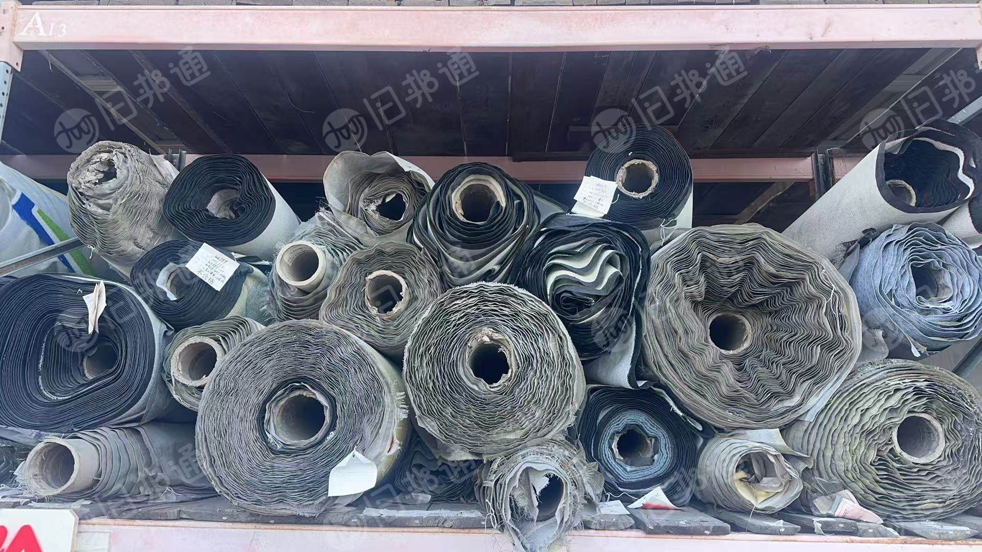 长期出售尼龙复合涤丙地毯料,尼龙地毯边角料,纱线是尼龙,底布是涤纶和丙纶的,可以造粒用