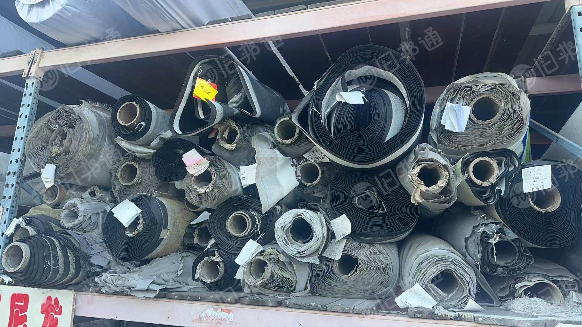 长期出售尼龙复合涤丙地毯料,尼龙地毯边角料,纱线是尼龙,底布是涤纶和丙纶的,可以造粒用