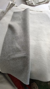长期出售服装厂边角料，430克涤棉下脚料，涤棉废布，黑色白色深灰浅灰，货在山东德州