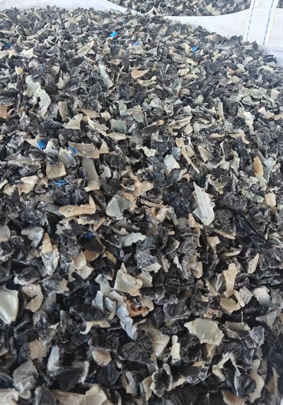 长期出售油箱破碎料，每月50吨左右