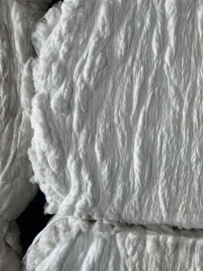 长期出售涤纶水丝开花棉，涤纶化纤棉，月供200吨，适合做土工布，家纺填充用