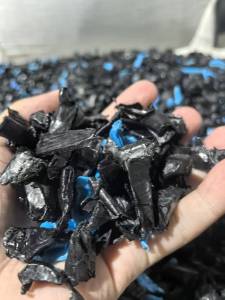 长期出售蓝线管破碎料，有原生也有混合的