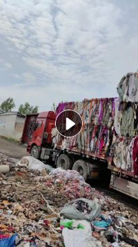 杂色涤纶废布造粒布出售