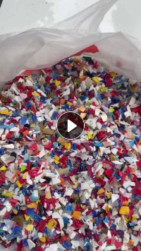 HDPE瓶盖破碎料，清洗干净甩干可直接上机，现货两挂车，长期有货出售，四川成都厂