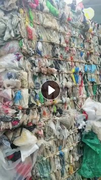 水洗分拣好的PE杂膜现货一车，二白现货一车，长期有货出售，山东潍坊厂