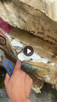 PET吹瓶块料，白色和茶色分开，茶色就3吨，现货总共一挂车出售